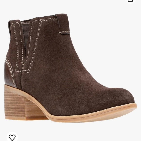 Clarks | Women's Brown Maypearl Daisy Suede Ankle Bootie Size 9 - Picture 1 of 12